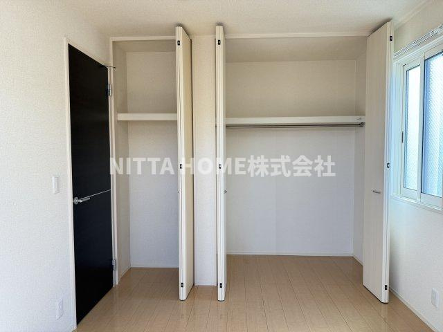 メゾン・ストークの収納|洋室に広々クローゼット完備です◆