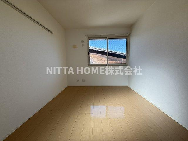 メゾン・ストークの寝室|フローリングの室内です◎