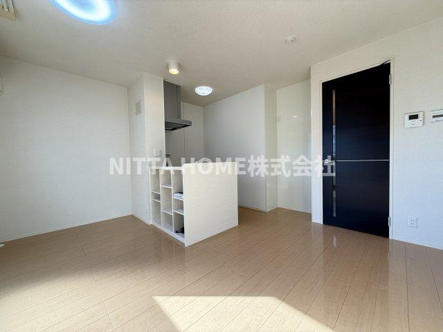 メゾン・ストークの居間・リビング|9帖の日当たりの良いリビングです◎