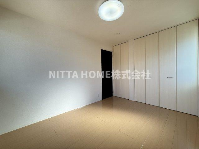 メゾン・ストークの内装|6帖の洋室は寝室にどうぞ☆彡