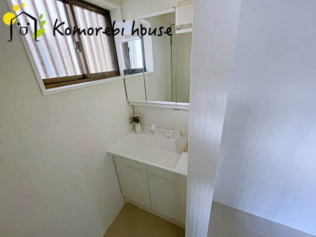 上尾市大字原市　中古戸建の独立洗面台|2025/8/18　撮影