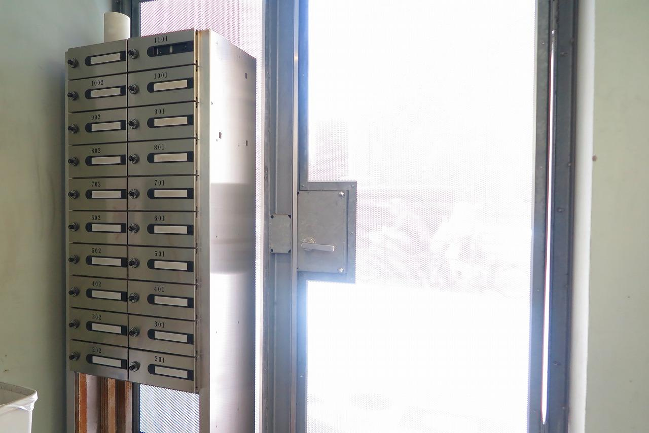 是空NANBAⅡのエントランス|郵便受け
