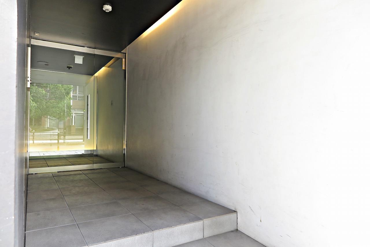 是空NANBAⅡのロビー|心地よい陽当りに出迎えられます