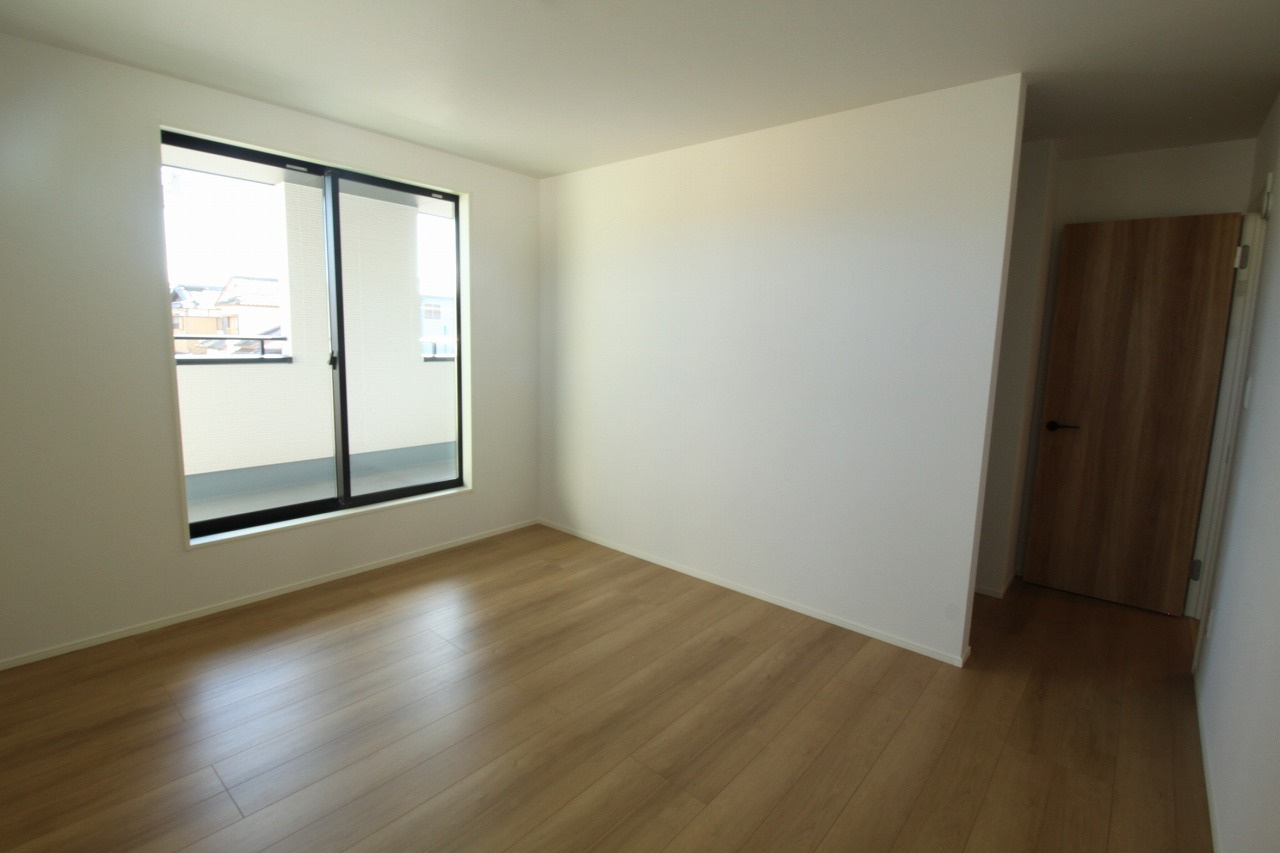 香美市土佐山田町宝町4丁目　5号棟　【内覧可能】（全5区画）　新築戸建の洋室|2F　南東の部屋　7.75帖