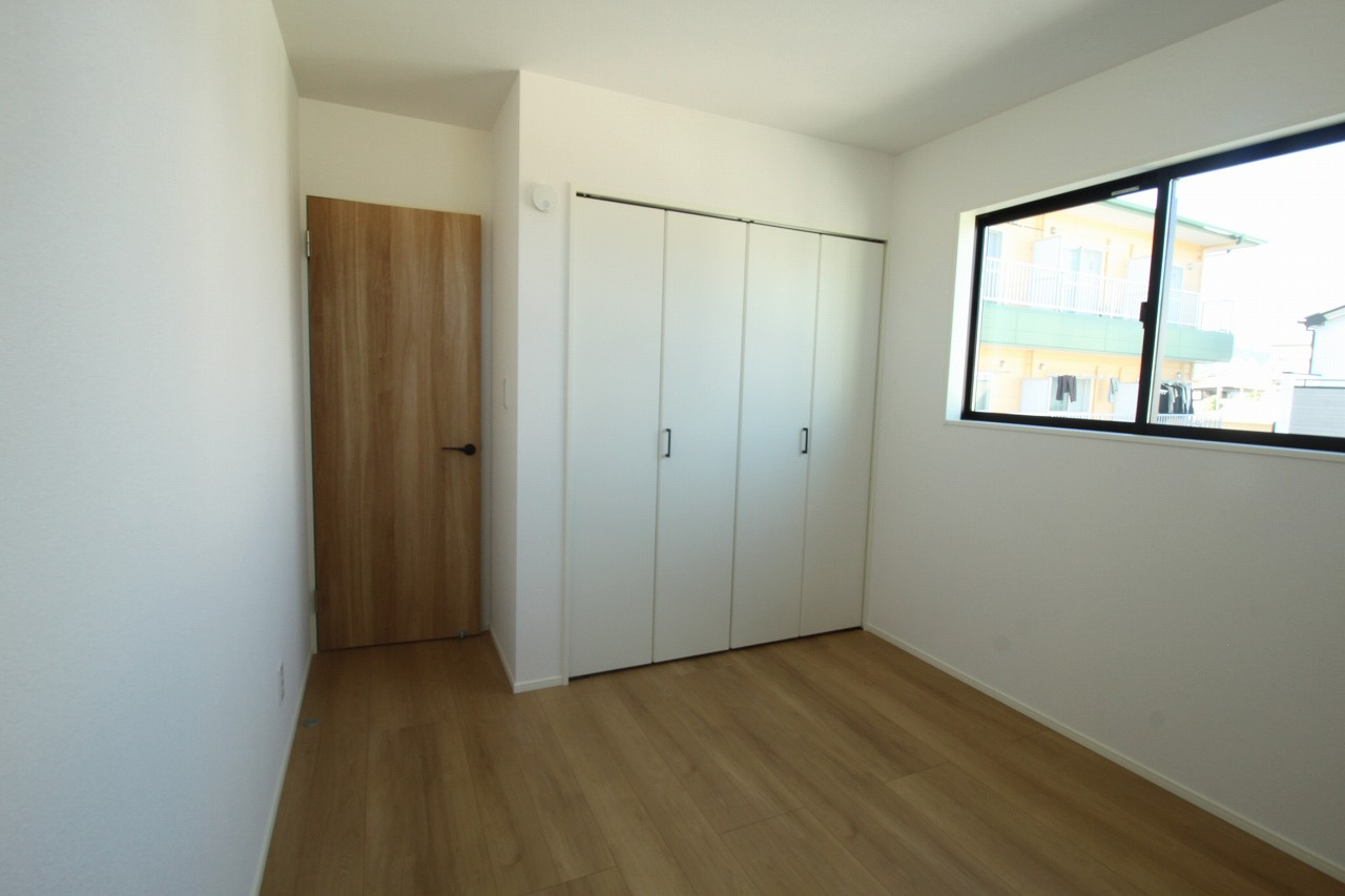 香美市土佐山田町宝町4丁目　5号棟　【内覧可能】（全5区画）　新築戸建の洋室|2F　北東の部屋　5.25帖