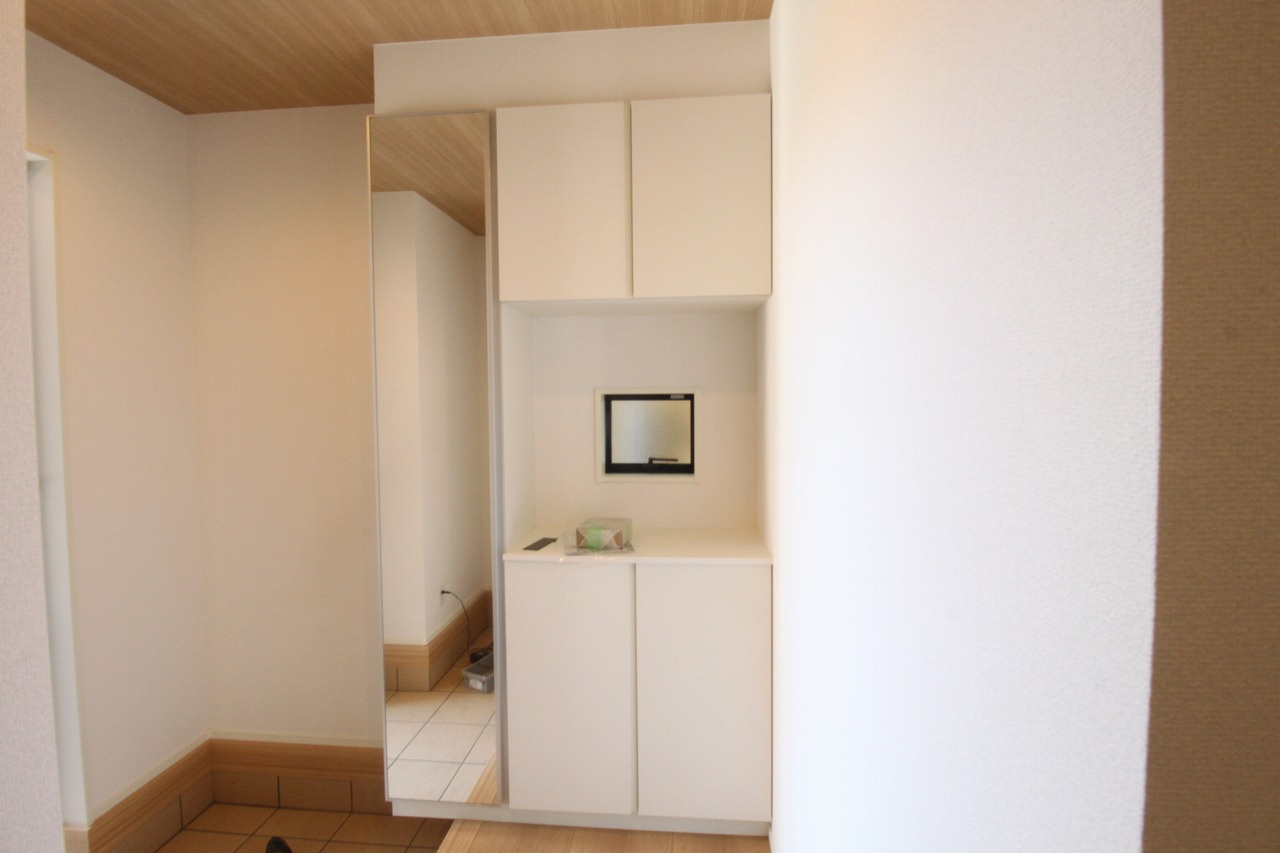 香美市土佐山田町宝町4丁目　5号棟　【内覧可能】（全5区画）　新築戸建の収納|玄関収納