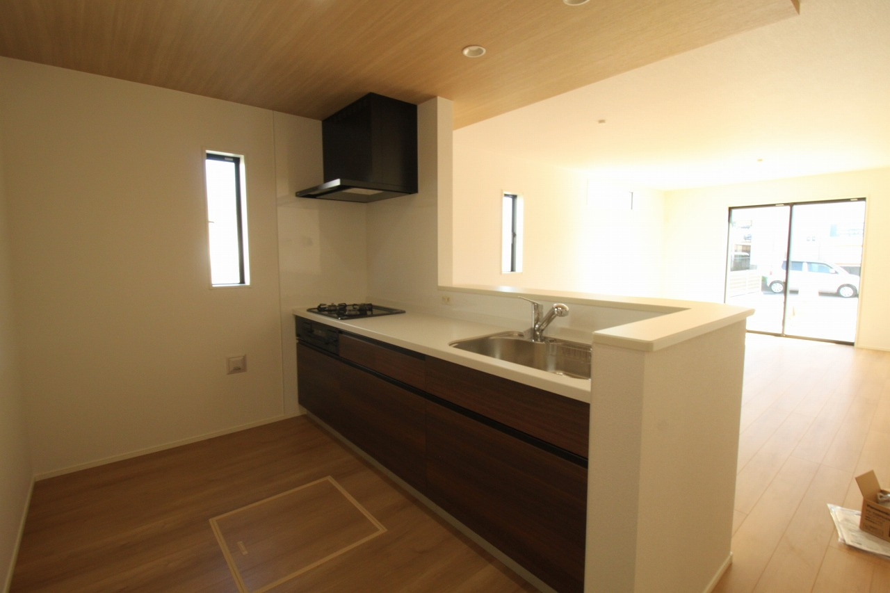 香美市土佐山田町宝町4丁目　5号棟　【内覧可能】（全5区画）　新築戸建のキッチン|浄水器