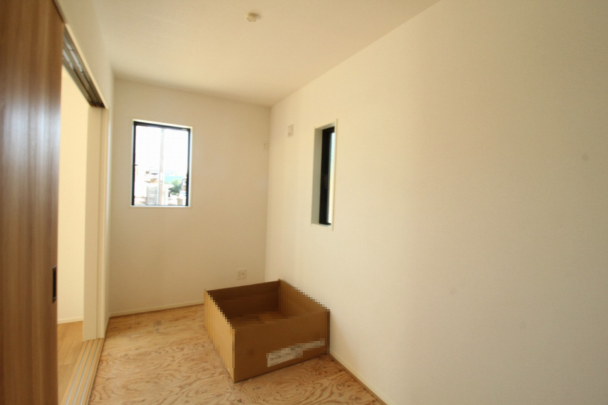 香美市土佐山田町宝町4丁目　5号棟　【内覧可能】（全5区画）　新築戸建の和室|和洋室　4.0帖