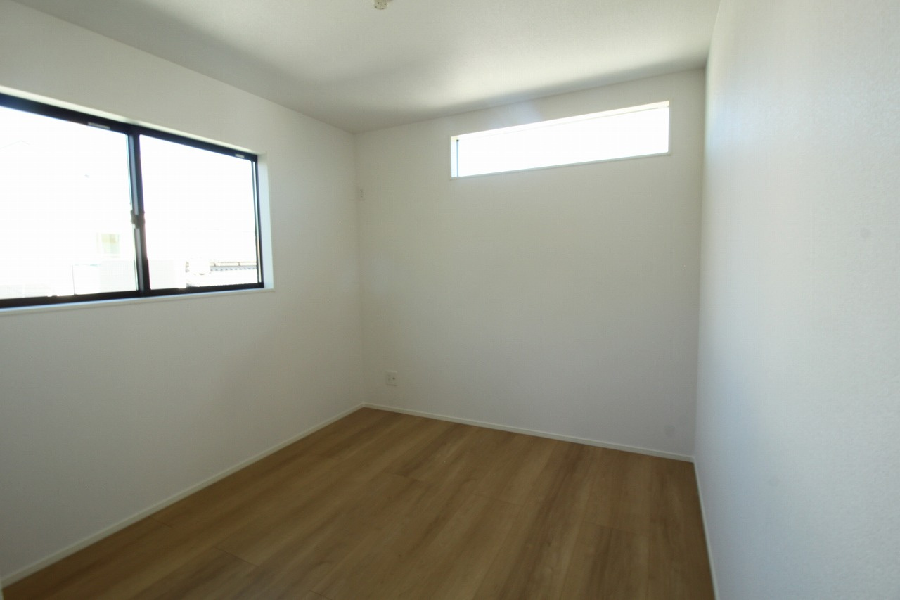 香美市土佐山田町宝町4丁目　5号棟　【内覧可能】（全5区画）　新築戸建の洋室|2F　北東の部屋　5.25帖