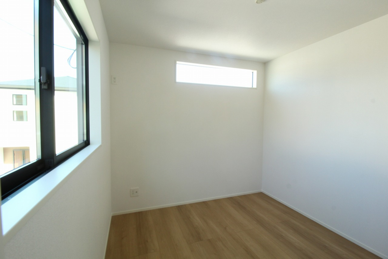 香美市土佐山田町宝町4丁目　5号棟　【内覧可能】（全5区画）　新築戸建の洋室|2F　北東の部屋　5.25帖