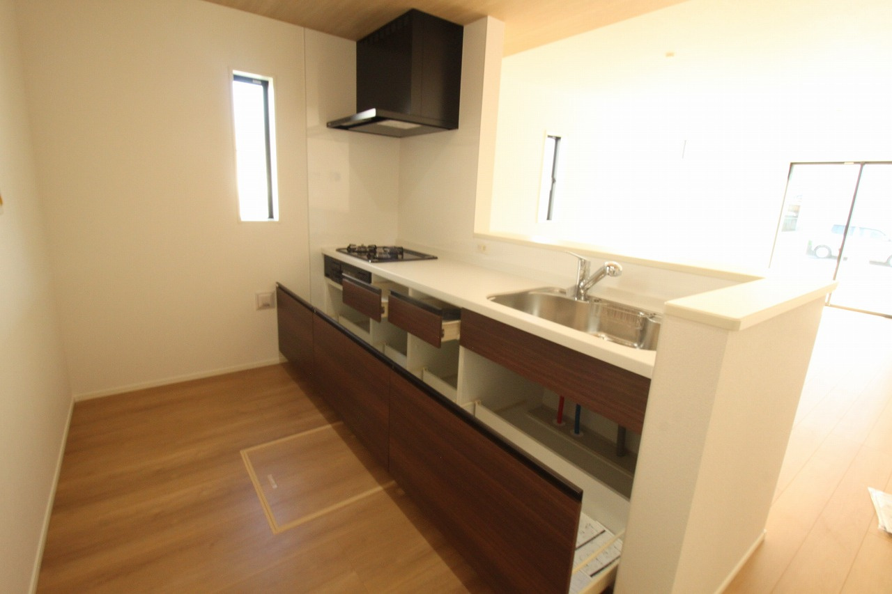 香美市土佐山田町宝町4丁目　5号棟　【内覧可能】（全5区画）　新築戸建のキッチン|浄水器