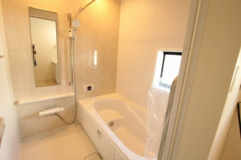 香美市土佐山田町宝町4丁目　5号棟　【内覧可能】（全5区画）　新築戸建の浴室|追炊き機能