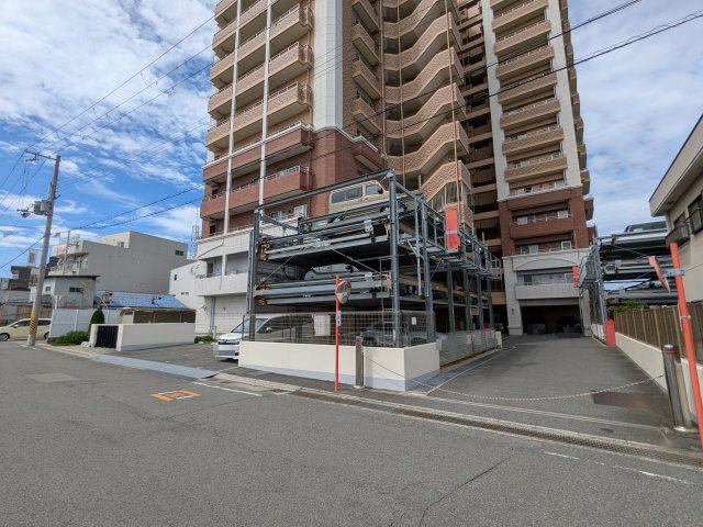 アリストタワー和歌山シティの駐車場