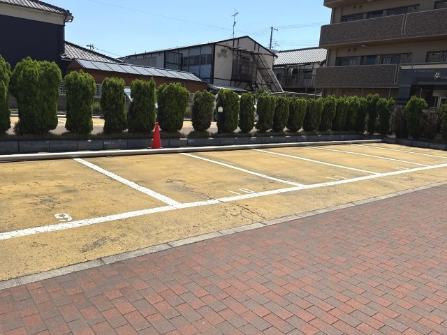 夢ガーデンの駐車場