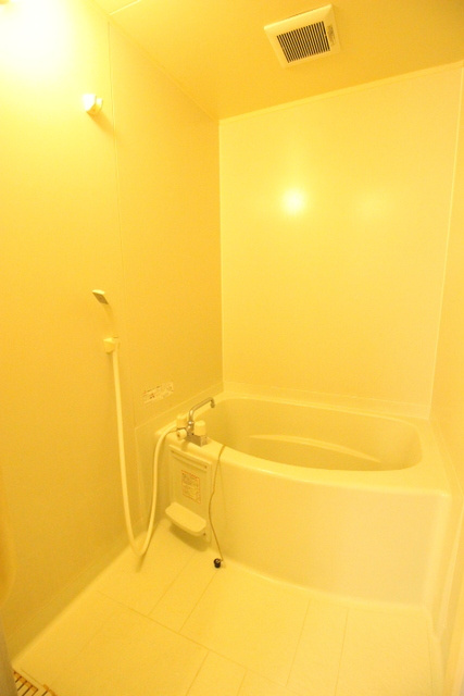 サンビレッジ梅満Cの浴室|きれいなお風呂です♪