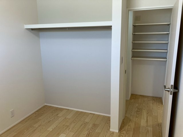 坂出市久米町　縦格子が印象的な和モダンな平屋の収納