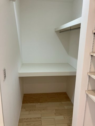 坂出市久米町　縦格子が印象的な和モダンな平屋の収納