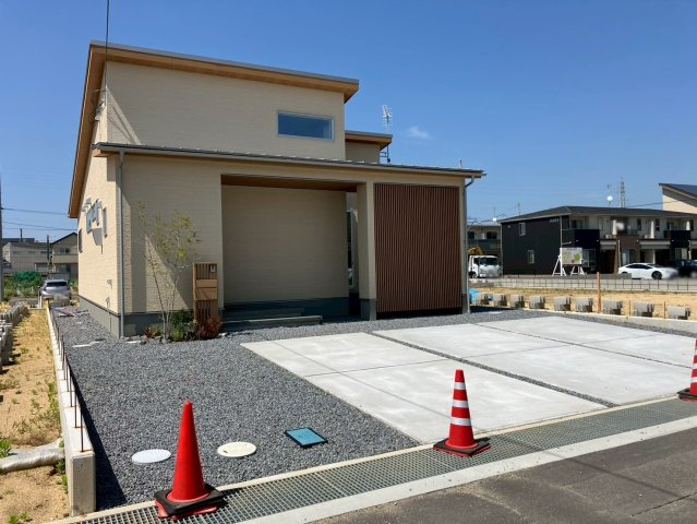 坂出市久米町　縦格子が印象的な和モダンな平屋の外観