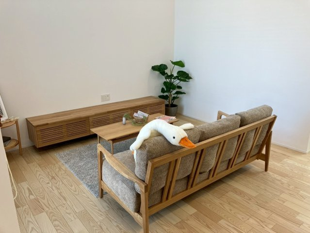 坂出市久米町　縦格子が印象的な和モダンな平屋の居間・リビング