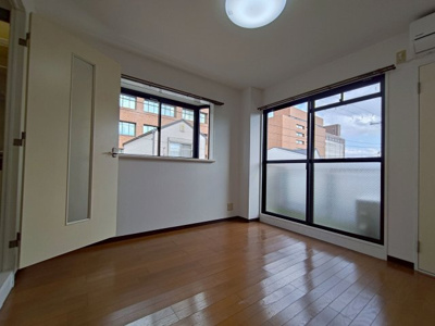 【寝室】 | フィールド岸部