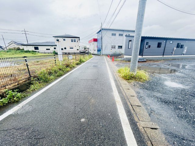 新築　高崎市大八木町　5号棟の前面道路含む現地写真|現地写真　東側接道幅員約4ｍ