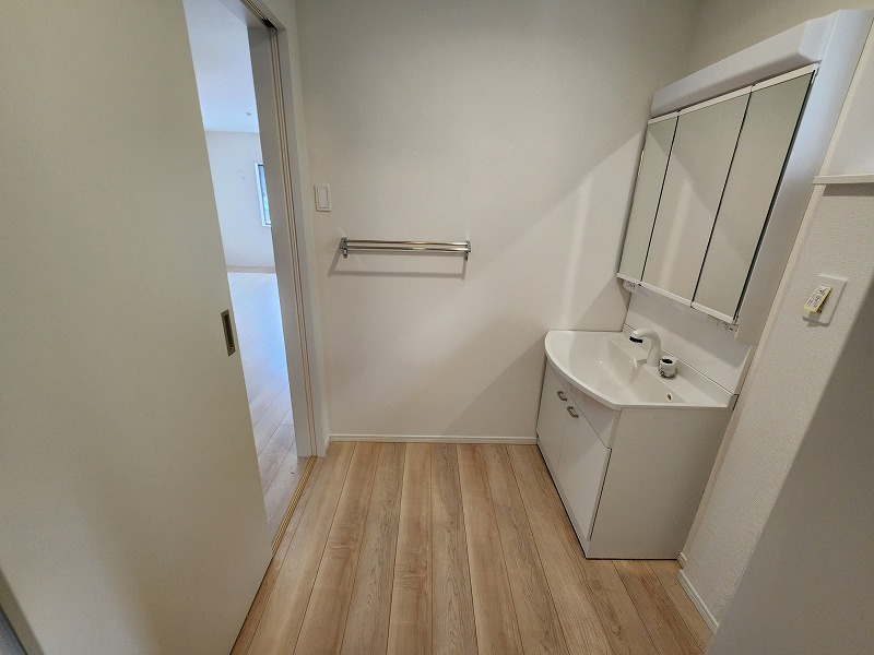 小牧市大字本庄字郷浦　新築戸建　１号棟の洗面所|広い洗面スペース