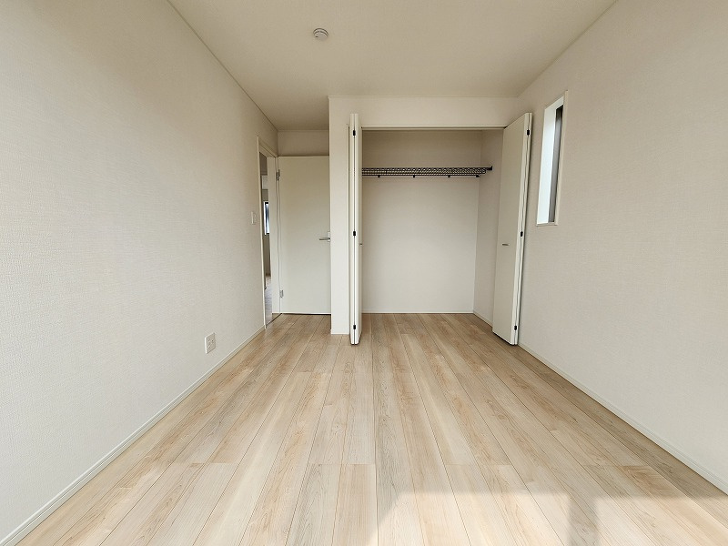 小牧市大字本庄字郷浦　新築戸建　１号棟の洋室|個人の部屋や寝室として使える洋室です