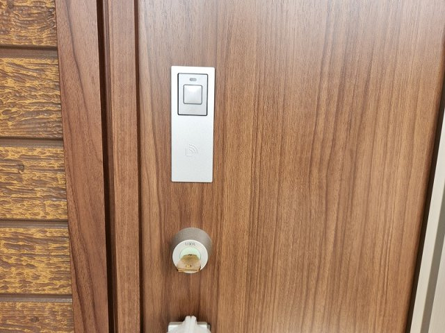 小牧市大字本庄字郷浦　新築戸建　１号棟の玄関|玄関の鍵は便利なキーレスタイプになります