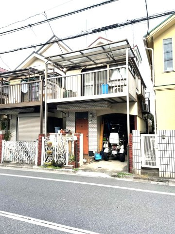 練馬区豊玉中2丁目・中古戸建の外観|カーポート付きの中古戸建♪外壁一部タイル張りでオシャレです♪