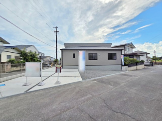 【前面道路含む現地写真】