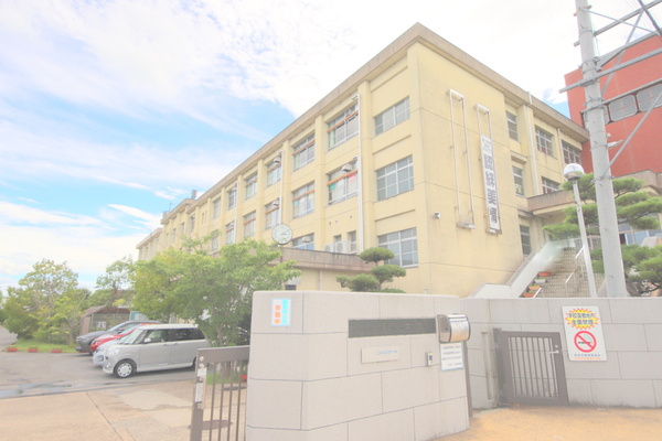 ウインドウⅡの周辺|中学校「奈良市立都南中学校まで1859m」