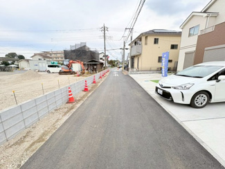 【前面道路含む現地写真】
