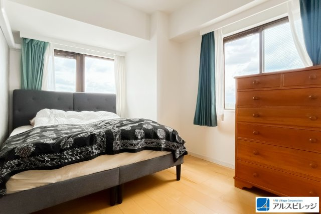 グランシェ志木の洋室