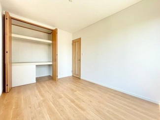 【収納】 | 伊勢原市串橋 中古戸建て | 洋室5.6帖収納部分