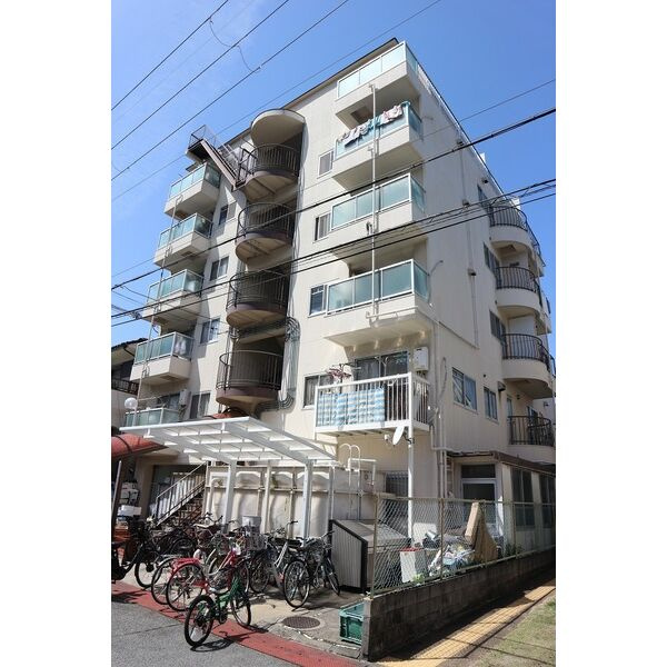 メゾン南千里の外観