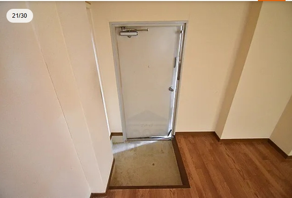 メゾン南千里の玄関