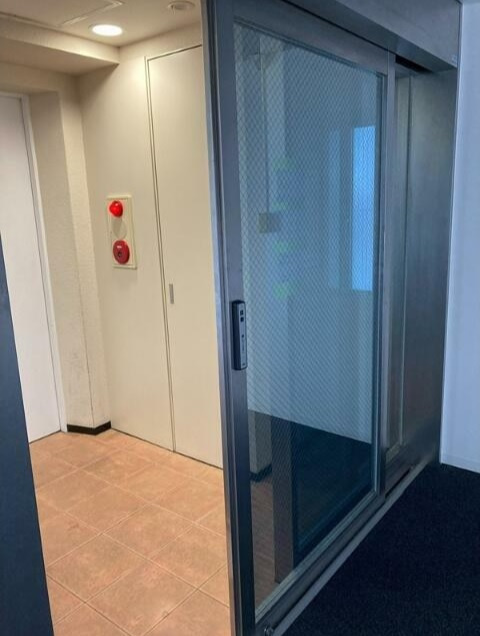 ＲＭＳ原宿ビルの玄関
