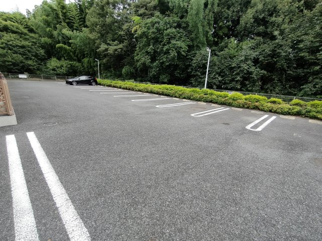 ヒルサイドⅠの駐車場|駐車場完備です