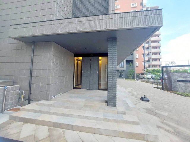 フロントスクエア越谷のエントランス|★ZHE対応マンション★ペット共生シリーズ★耐震・耐火構造の旭化成へーベルメゾン