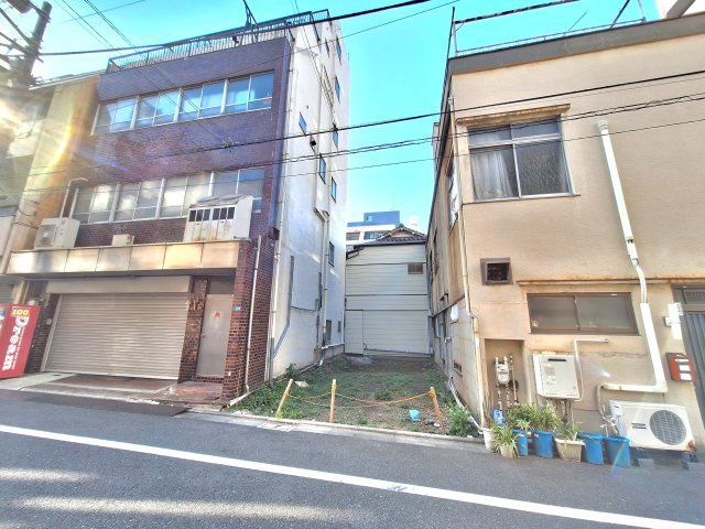 【外観】 | 台東区浅草5丁目　売地 | 敷地面積42.57㎡の整形地！東南側、約6ｍの公道に面しております。