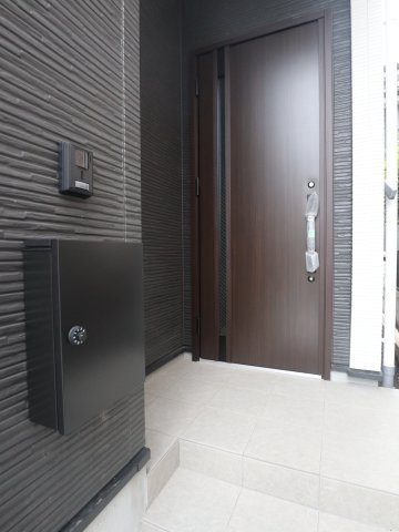 【玄関】 | 《仲介手数料無料》練馬区三原台１丁目22-11(全1戸)新築一戸建てKEIAI Grace | 撮影日 2025年7月11日 17:20 曇り