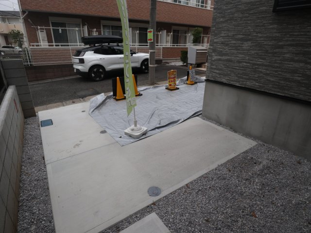 【駐車場】 | 《仲介手数料無料》練馬区三原台１丁目22-11(全1戸)新築一戸建てKEIAI Grace | 撮影日 2025年7月11日 17:20 曇り