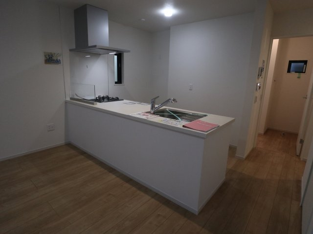 【キッチン】 | 《仲介手数料無料》練馬区三原台１丁目22-11(全1戸)新築一戸建てKEIAI Grace | 撮影日 2025年7月11日 17:20 曇り