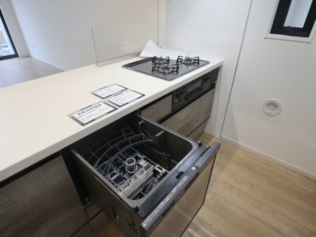 【キッチン】 | 《仲介手数料無料》練馬区三原台１丁目22-11(全1戸)新築一戸建てKEIAI Grace | 撮影日 2025年7月11日 17:20 曇り