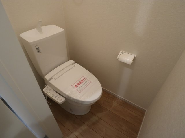 【トイレ】 | 《仲介手数料無料》練馬区三原台１丁目22-11(全1戸)新築一戸建てKEIAI Grace | 撮影日 2025年7月11日 17:20 曇り