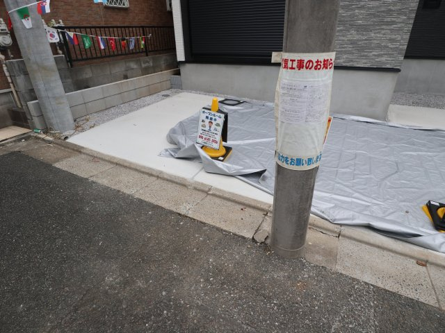 【外観】 | 《仲介手数料無料》練馬区三原台１丁目22-11(全1戸)新築一戸建てKEIAI Grace | 真ん中の電柱は撤去予定
撮影日 2025年7月11日 17:20 曇り