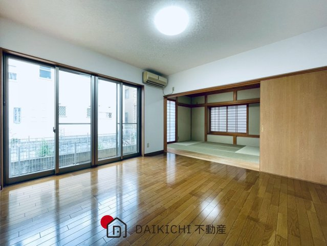 【居間・リビング】 | 白岡市西３丁目　中古戸建