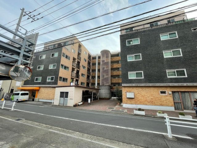 ニューミタカマンションの外観