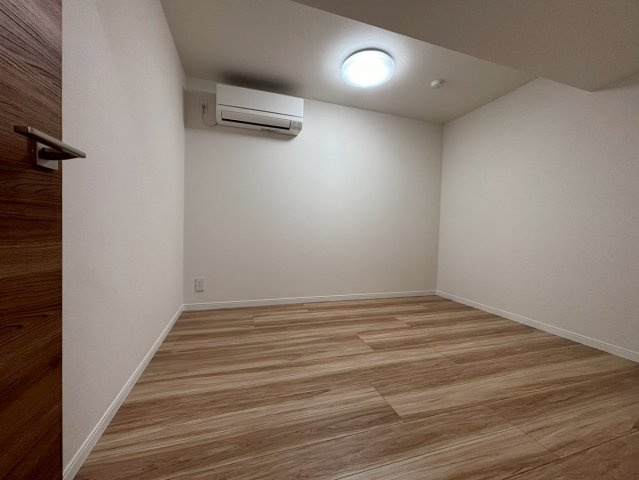 ニューミタカマンションの洋室