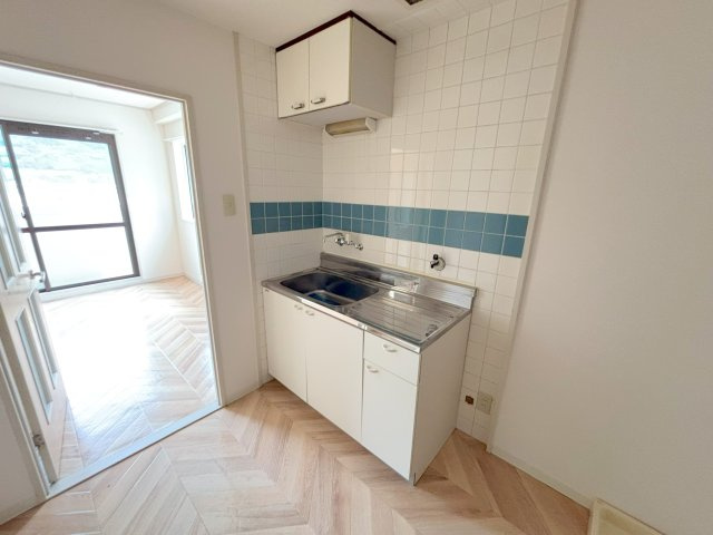 広島市安芸区中野４丁目のアパートのキッチン